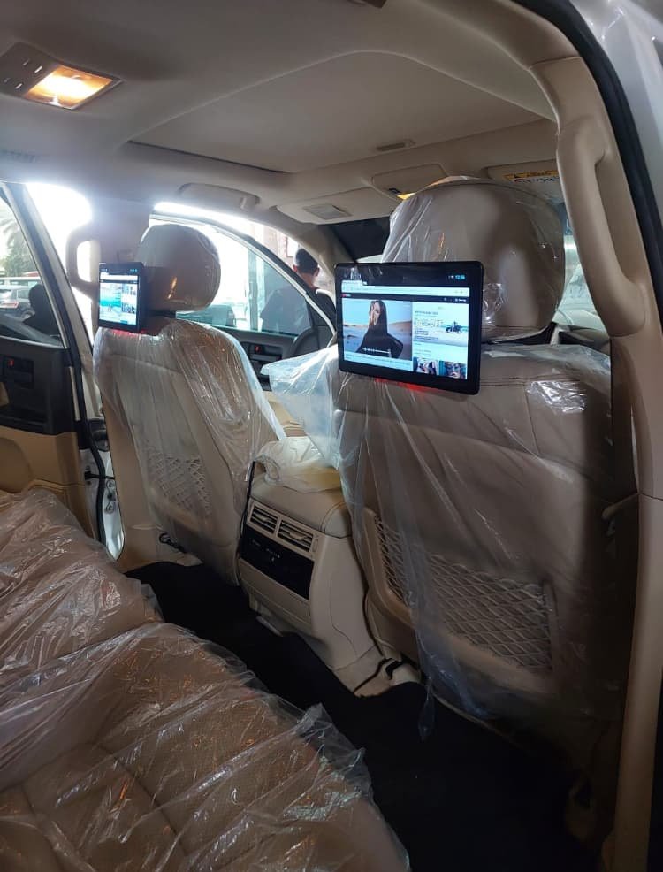 تركيب شاشات خلفية للسيارات: دليل شامل لتجربة ترفيهية مثالية